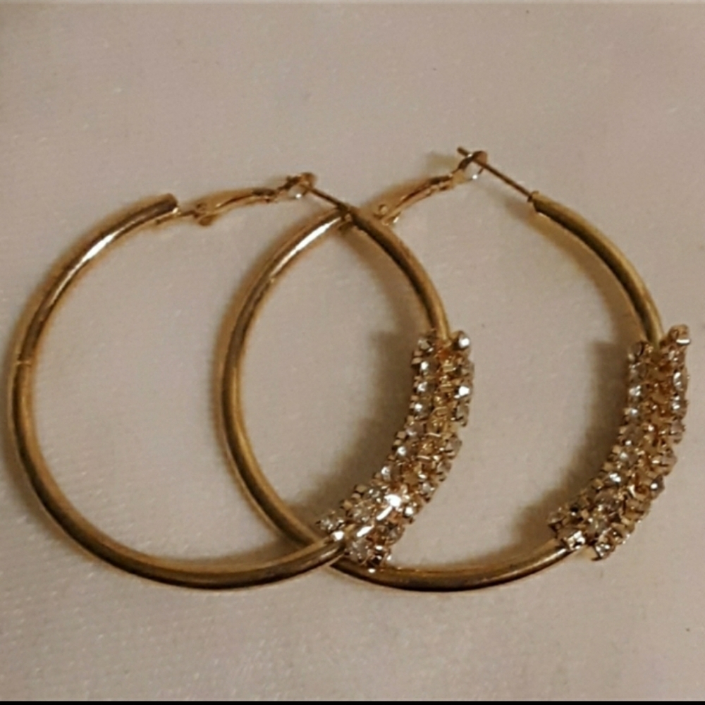 NWOT GOLD HOOPS SPIRAL DETAIL - Picture 3 of 6